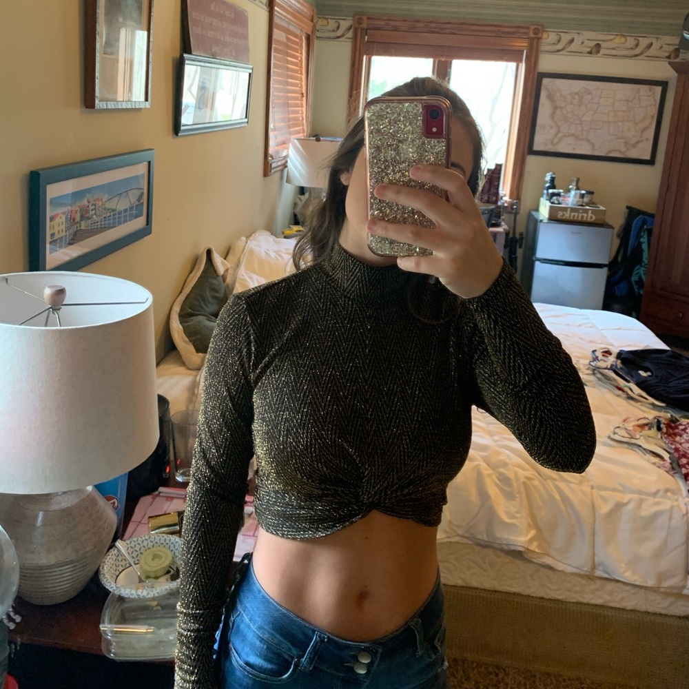 Black and gold chevron crop top